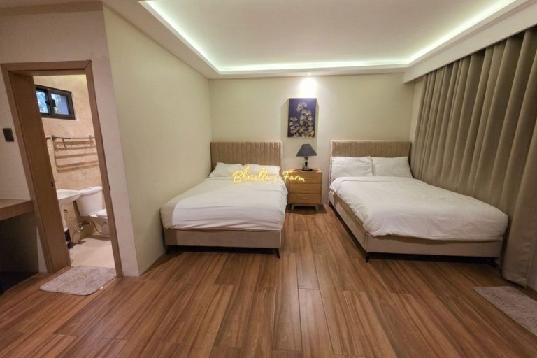 Family Room 4