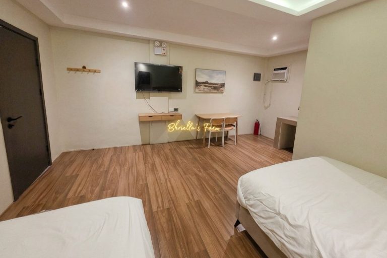 Family Room 6